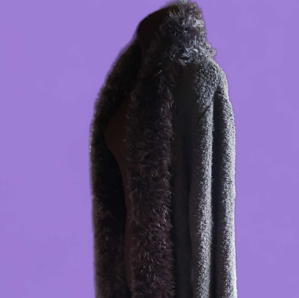 Noelle grey cardigan/sweater fringe-y faux fur one size - Picture 4 of 12